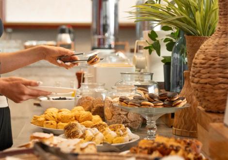 15 NIGHTS MINIMUM Regency Way Montevideo Hotel Montevideo 15 NIGHTS MINIMUM Regency Way Montevideo Hotel Montevideo